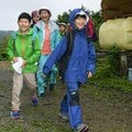 〈筑波大合格〉悠仁さま 宝石箱のような学校の思い出 「抜けた前歯」でニコッ! スタイリッシュだった雨がっぱ