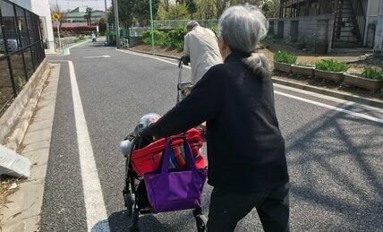 「親と縁を切りたい」「死んでほしい」介護の負担に追い詰められた子が「家族じまい」　親子関係は切れなくても「対応を」と専門家