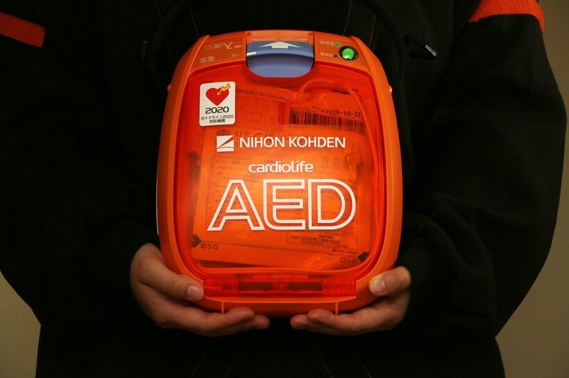 AEDはとても有効な救命器具だ。救急隊の到着を待っているだけと比べて、生存率が7.4倍も上がる＝米倉昭仁撮影