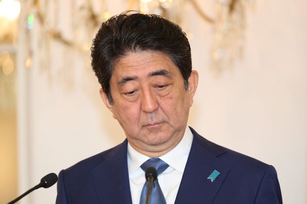 最近、表情の暗い安倍首相。支持率低下を止めることはできるのか　（ｃ）朝日新聞社
