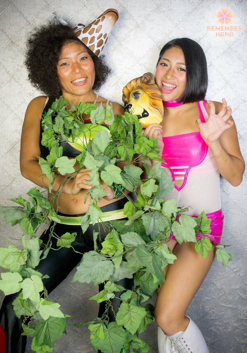木村花さん(右)と母・響子さんのツーショット(写真:響子さん提供)