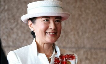 皇后雅子さまの美しき存在感 沖縄で広島でモンゴルで…訪れる先々で見せられた「笑顔」の原点【厳選記事】