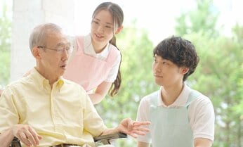 「俺はお客だぞ」在宅介護で介護職にパワハラ 利用者が権利主張 なぜ起きてしまう?