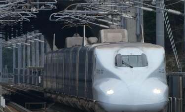 新幹線に貨物列車が走る日が来る？ 　国の検討会で“貨物新幹線”構想が浮上した理由と実現の「ハードル」