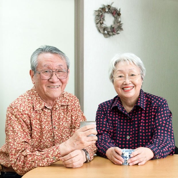 舞台演出家、エッセイストの妹尾河童さん（左）とエッセイストの風間茂子さん夫妻（撮影／品田裕美）