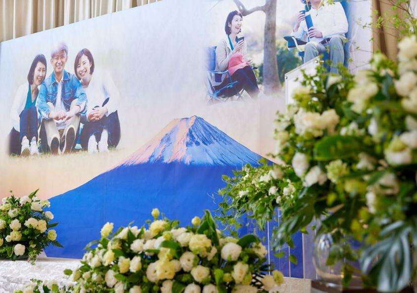 富士山を映した「メモリアルスクリーン」。担当スタッフが撮影することもある(提供:むすびす)