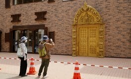 大阪・関西万博の海外パビリオン建設で“未払い”トラブル ネパールやヨーロッパでも… 間に合わせるための設計変更で「危ない階段」設置?
