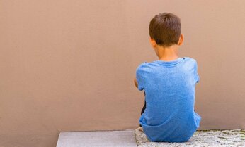 子どものおねしょ「長引くと自尊心が低下することも」 医師に聞く受診のタイミング