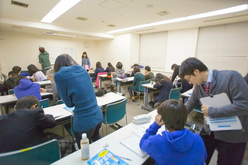「八王子つばめ塾」の教室風景