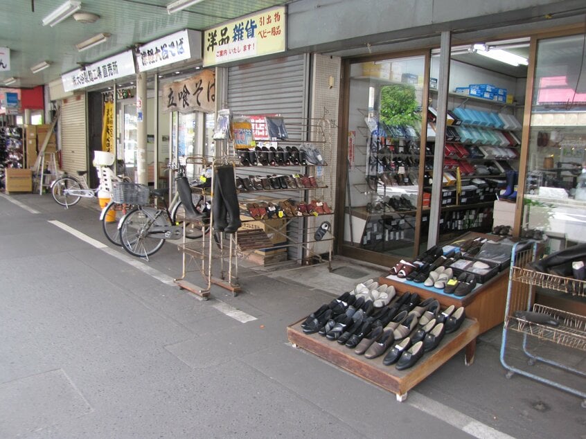 青森県青森市「ニコニコ通り商店街」。訪れれば昭和レトロの連続に大興奮必至!(撮影/山本有)