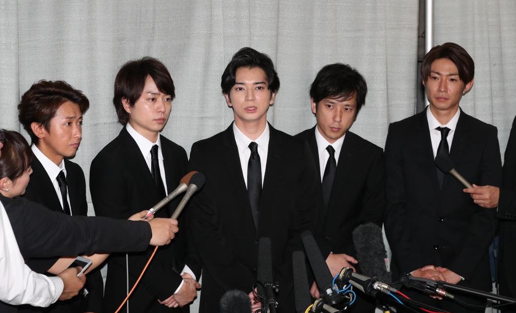 嵐、KinKi Kids、Snow Man、SixTONESが語るジャニーさん「嫌がっていた写真を最近、撮らせてくれた」（松本潤） | AERA  dot. (アエラドット)