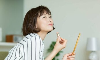 保湿では改善しない「ガサガサ唇」を根本からうるおす 冬でも柔らかリップをキープする漢方発想のケア
