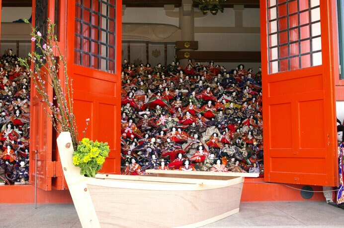 事八日に行われる針供養。その総本山である加太淡嶋神社は人形供養の神社でもあります