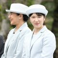 〈各地を訪れる皇室〉愛子さま初の沖縄 5歳の天皇陛下が書いた「おかえりなさい」のメッセージに、豆記者も思わず「まあ!」