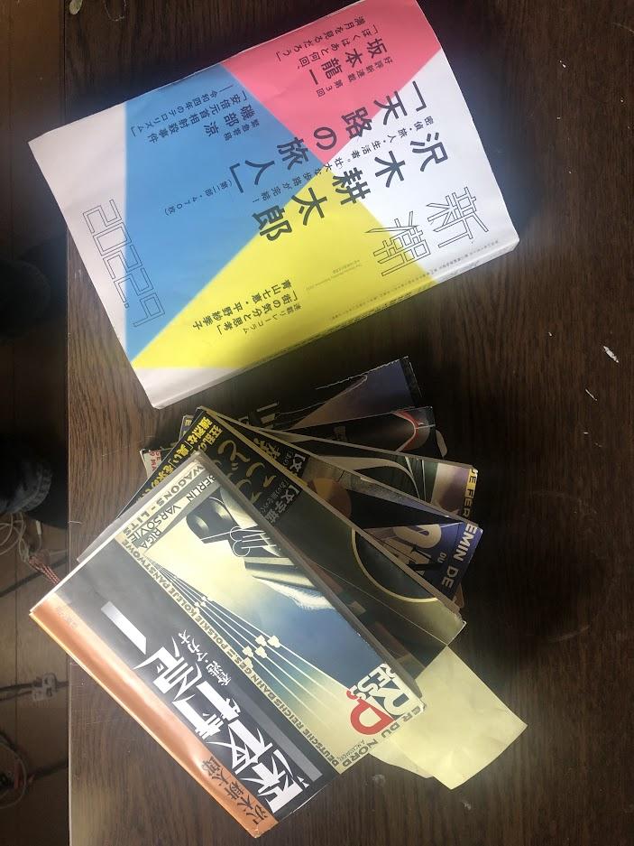 新作『天路の旅人』は、「新潮」8月号、9月号に掲載された。単行本出版は10月の予定。『深夜特急』はこれまで単行本3巻で42万7500部、文庫本6巻で535万8000部を発行している。