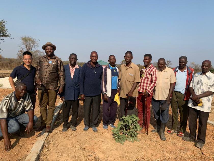 秋田大学医学部5年の宮地さんは、ザンビアのマケニ村を訪れ、診療所をつくるプロジェクトを立ち上げた（写真：本人提供）