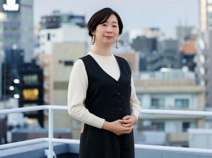 あけの・かえるこ/1979年生まれ。2018年に小説『わたし、定時で帰ります。』を出版。シリーズ第3弾『わたし、定時で帰ります。-ライジング-』発売中(photo 本人提供)