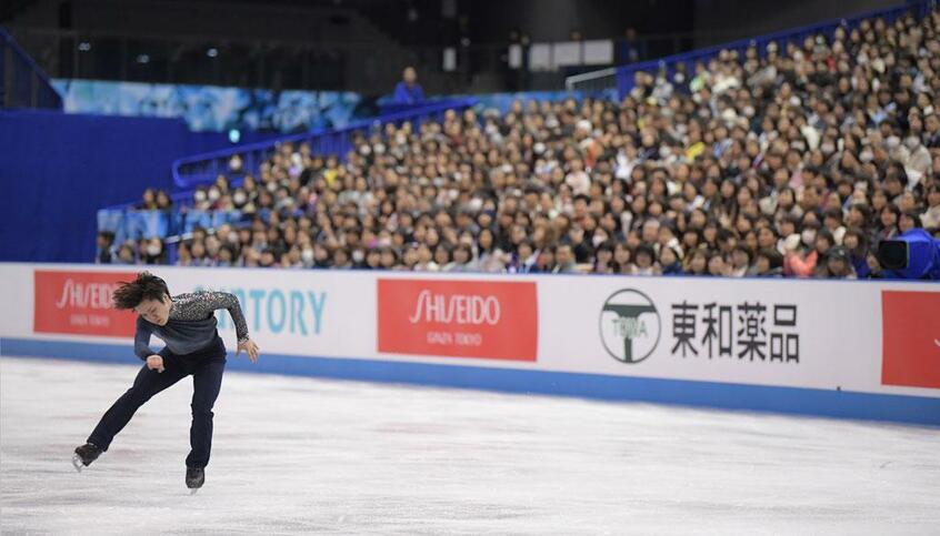 日本で開催されるフィギュアの大会は常に満席に (c)朝日新聞社