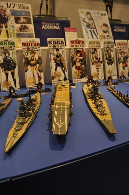 「艦隊これしょん」に登場する軍艦模型。左から陸奥、加賀、大和