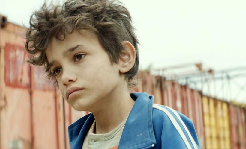 「存在のない子供たち」／少年ゼインの瞳が観客を射抜く。第７１回カンヌ国際映画祭２部門で審査員賞をダブル受賞。７月２０日から公開　（ｃ）２０１８　Ｍｏｏｚ　Ｆｉｌｍｓ／（ｃ）Ｆａｒｅｓ　Ｓｏｋｈｏｎ