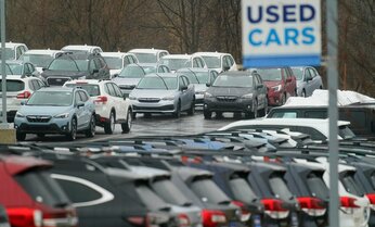 高齢者をカモにする「中古車買い取り業者」の3つの手口 強引に車を持っていく、売らないとキャンセル料請求も