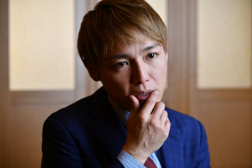 写真・図版（1枚目）| 当選無効のスーパークレイジー君を直撃「国政に進出する」