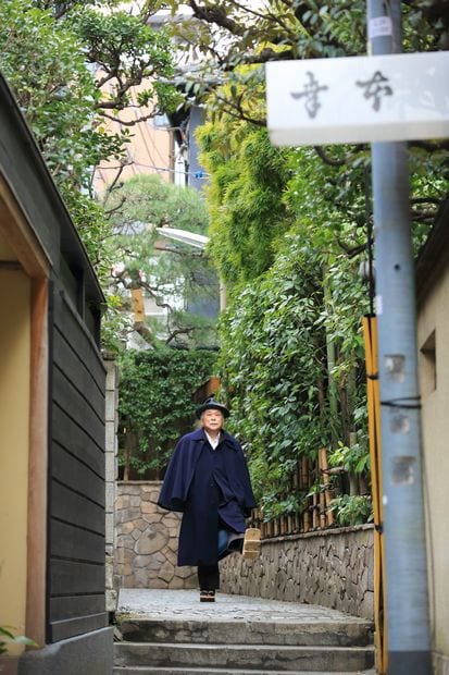 嵐山光三郎さんがこよなく愛する東京・神楽坂を案内してくれた（撮影／写真部・松永卓也）