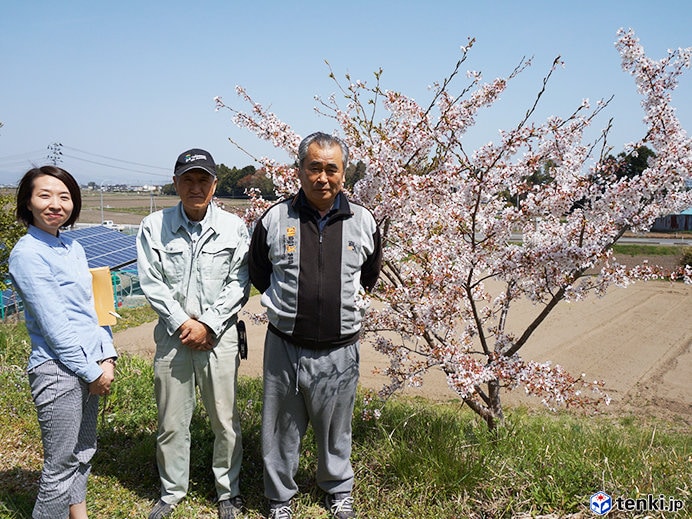 東松島市鹿妻自治会のみなさんと（一番右が自治会長の齋藤さん）