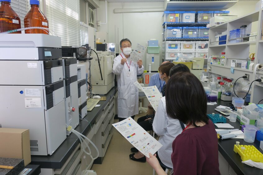 高知大学土佐フードビジネスクリエーター人材創出事業の実験体験会の様子。地域社会に溶け込み、新たな商品やビジネスモデルを創造できる人材が輩出している(写真:高知大学土佐FBC提供)