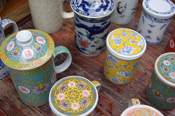 カラフルな色使いが楽しい中国の茶器