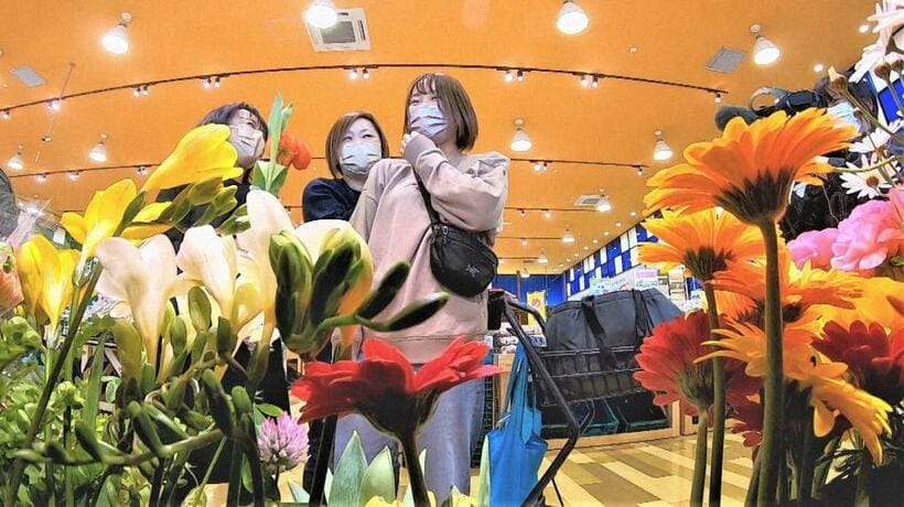 「宮城・生花店　あなたを思う春に」2022年4月15日放送／舞台は宮城県名取市にある生花店。学校を卒業する恋人へ贈る花。3・11に故人を弔うための花。新生活を彩る花──。花に託したそれぞれの思いを聞く（写真：ＮＨＫ提供）