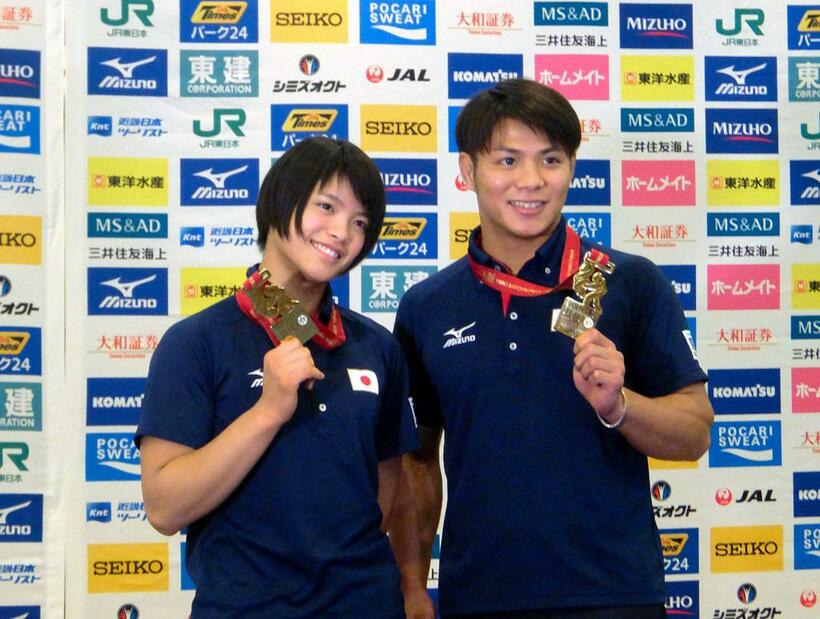２０１８年の世界柔道で、ともに金メダルを獲得した阿部兄妹　（ｃ）朝日新聞社