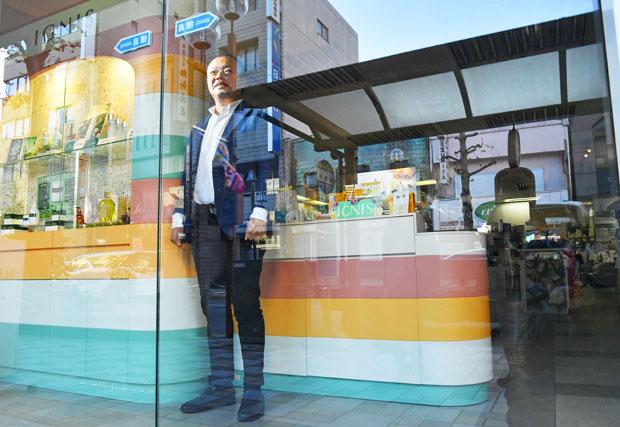 【岡崎まちゼミの会代表】松井洋一郎さん（５０）／個人商店の強みは商売を通じて培ってきた知恵と技術。まちゼミ効果で後継ぎが戻ってきたという店舗もある（撮影／写真部・東川哲也）