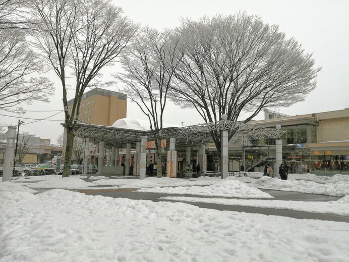 中通りに位置する福島駅　強い冬型の気圧配置で大雪に