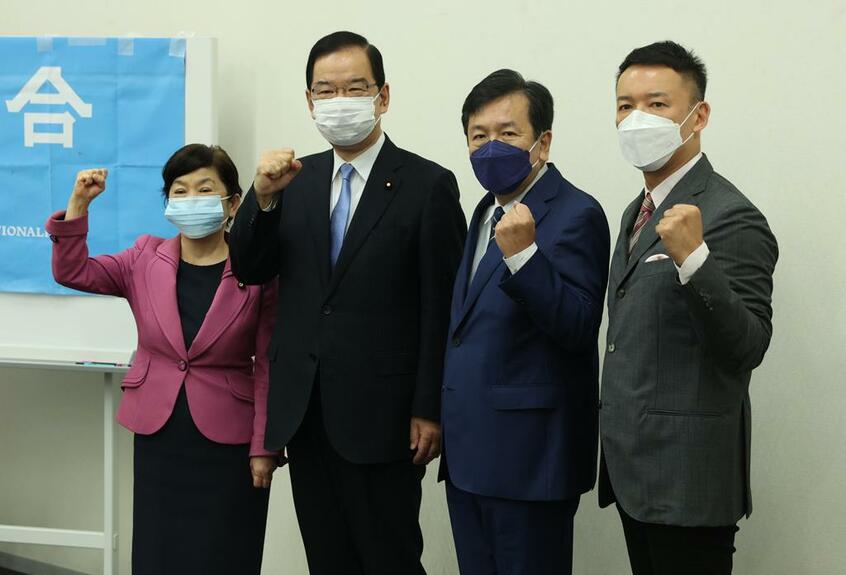 社民、共産、立憲、れいわのトップが集って政策協定を結んだが、国民民主の玉木雄一郎代表の姿はなかった (c)朝日新聞社
