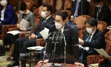 狂い始めた岸田政権のコロナ対策　慎重さとワクチン軽視で繰り返された、前政権と同じ過ち