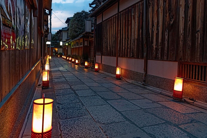 京都東山 石塀小路の夕景