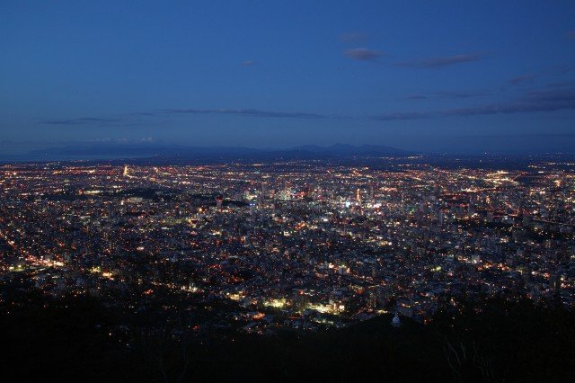 藻岩山から見た札幌市の夜景（写真：札幌市観光コンベンション部）