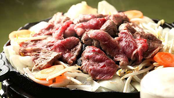 北海道と1、2位を争う羊肉消費量を誇る遠野市の名物「遠野ジンギスカン」