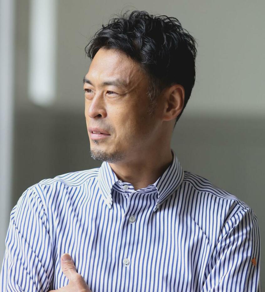 平尾剛(ひらお・つよし)/1975年生まれ。同志社大学を卒業後、神戸製鋼に加入。ラグビー日本代表のバックスとして99年のW杯に出場。専門はスポーツ教育、身体論。著書に『脱・筋トレ思考』など(写真:本人提供)