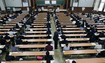 コロナ禍で叫ばれる大学入試延期論 入試、入学は過去にも何度か延期されていた