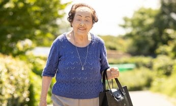 102歳現役美容部員「朝から餃子はへっちゃら」 元気に長生きするための食事方法を聞いてみた