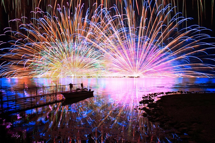 諏訪湖の花火（長野県）
