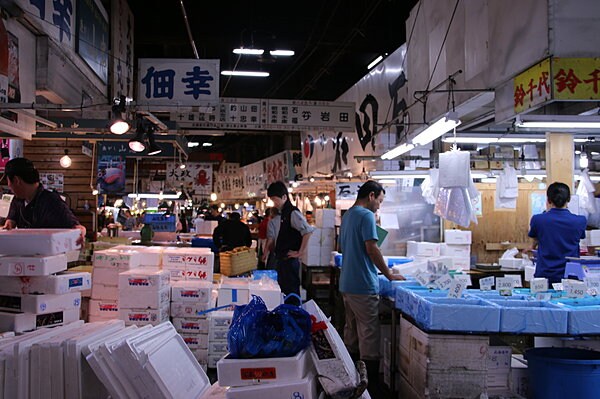 昭和初期から、長年にわたって日本の食を支えてきた築地市場