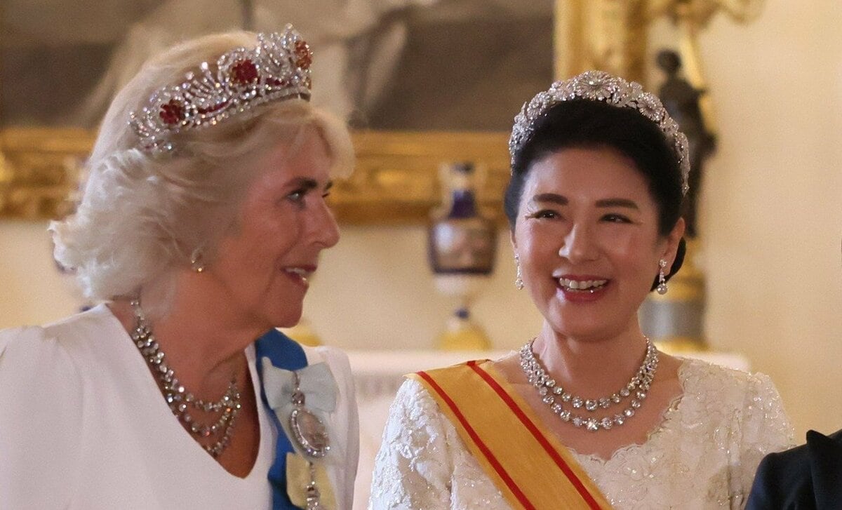 英国王の晩餐会 笑顔の皇后雅子さまの頭上で輝く花とダイヤの宝冠は「初めて」の「第二ティアラ」 | AERA dot. (アエラドット)