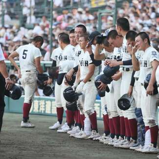 準々決勝で姿を消した大阪桐蔭「お客さんの手拍子が本当にすごくて……」王者をのみこんだ甲子園の魔物