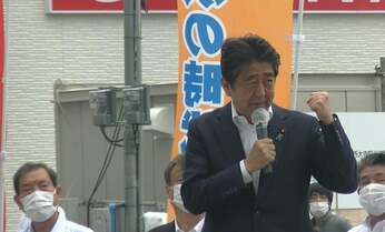 安倍元首相の背後に黒いカバン持つ山上容疑者 SP「あまりにさびしい警護態勢」