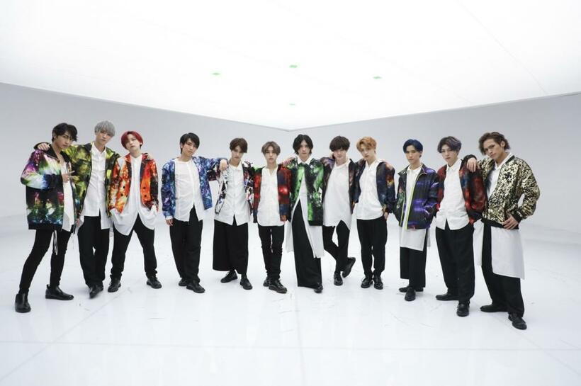 男性アイドルグループ「VOYZ BOY」。左から4番目が村田（画像＝事務所提供）