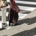 尿もれパッドが命綱! 「ママ、二重あごになってる」と言われた時の悲哀… アラフィフ女性が吐露する「老いるショック」とは