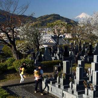 「富士山に見守られながら暮らしている」ささやかな幸せを作品に写し込む写真家・鈴木賢武